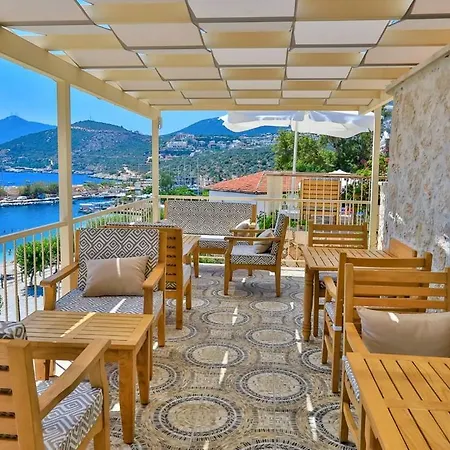 Pier House Hotel