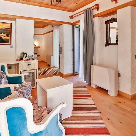Pier House