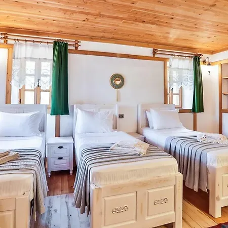 Pier House Hotell *